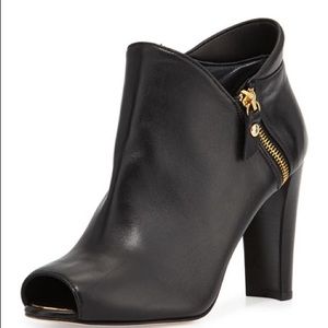 Auth Stuart Weitzman Black Leather Booties